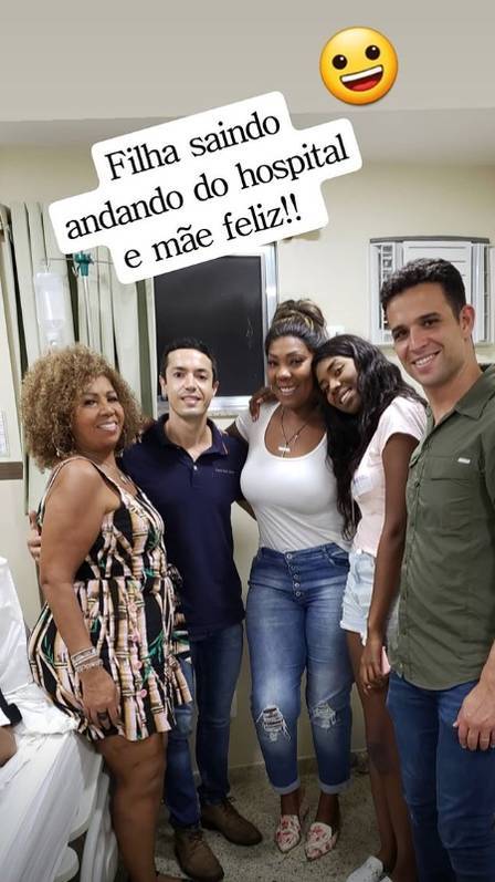 Mãe de Ludmilla comemora alta da filha